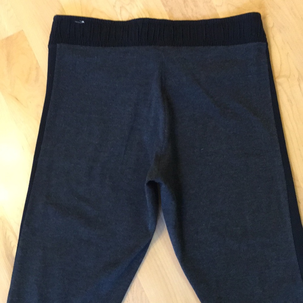 VS PINK Yoga Slim Jogger with Ankle Zip - Picture 9 of 12